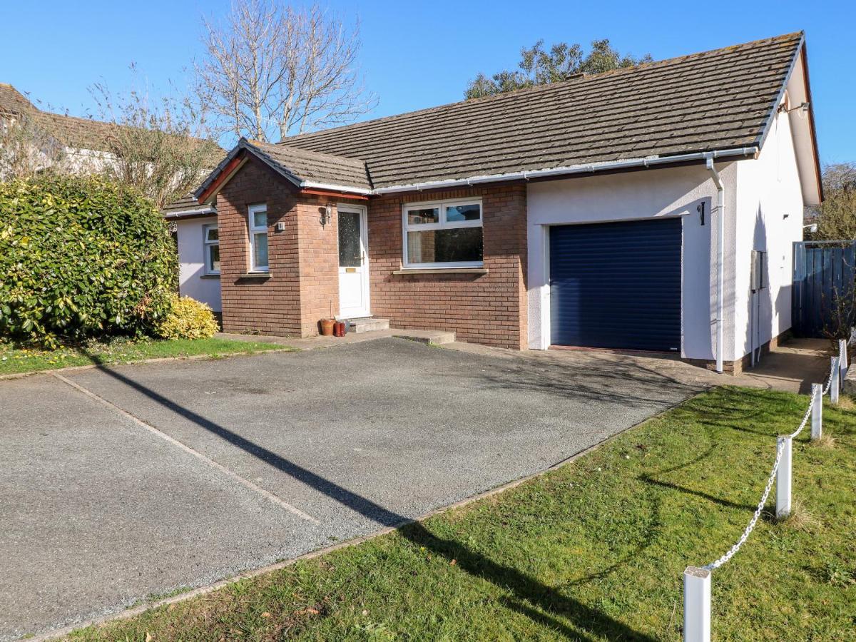 1 Gloucester Way Pembroke Dock Exterior photo